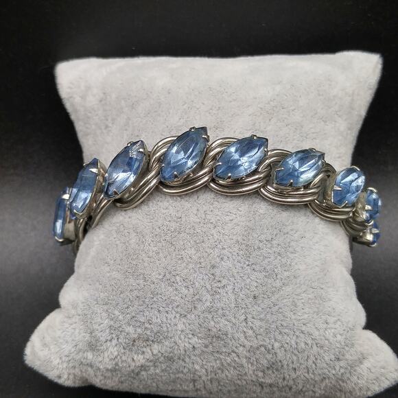 Light Vintage Blue Rhinestone Bracelet, Silver Tone Heavy Chain, 1950s - Picture 8 of 10